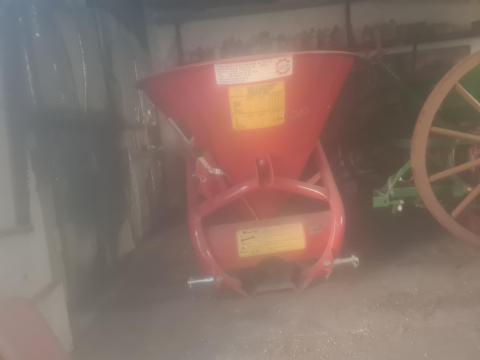 Eladó új műtrágyaszóró Eladó új műtrágyaszóró