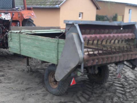 Kis trágyaszóró, 1,5 tonnás, 2 fekvőhengeres, kis traktorhoz való Kis trágyaszóró, 1,5 tonnás, 2 fekvőhengeres, kis traktorhoz való