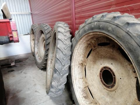 Művelőkerék eladó 2 db - 1 pár 270/95 R48 vagy csere Művelőkerék eladó 2 db - 1 pár 270/95 R48 vagy csere