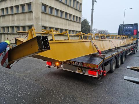 500x250 acélgerenda, zártszelvény (híd-daru) 14 méteres, 2 db, festett, új állapot 500x250 acélgerenda, zártszelvény (híd-daru) 14 méteres, 2 db, festett, új állapot