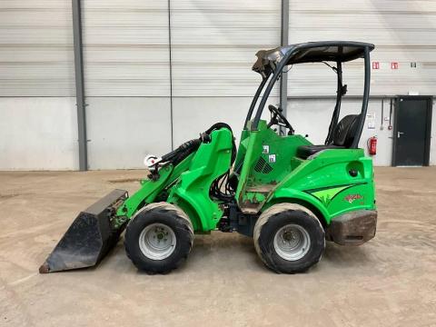 Avant R 28 T S / 2015 / 2.848 üzemóra / Lízing 20%-tól Avant R 28 T S / 2015 / 2.848 üzemóra / Lízing 20%-tól