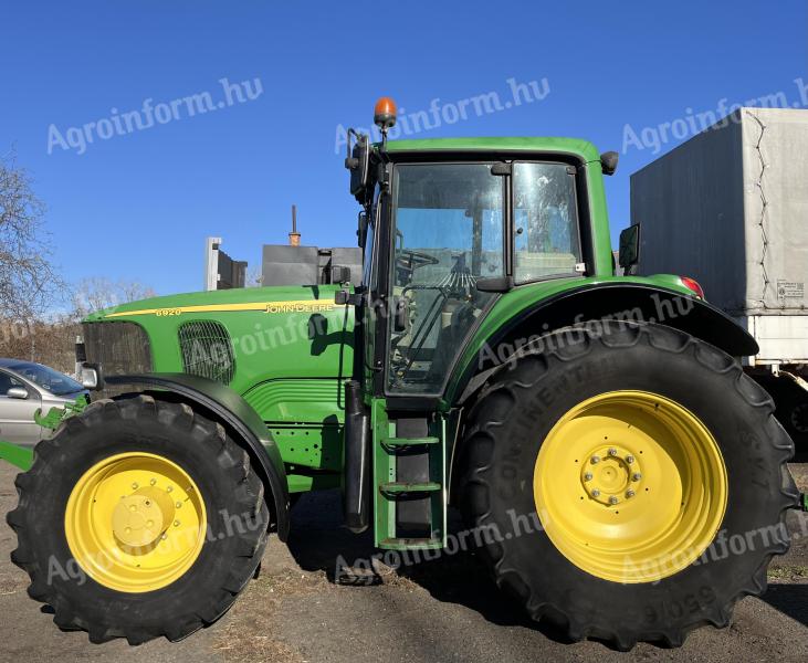 John Deere 6920