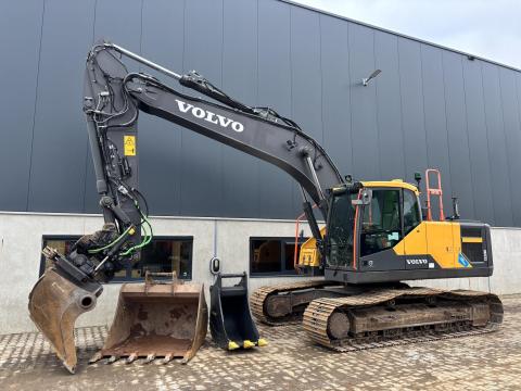Volvo EC220EL lánctalpas kotró / 2018 / 9.928 üzemóra / lízing 20%-tól Volvo EC220EL lánctalpas kotró / 2018 / 9.928 üzemóra / lízing 20%-tól