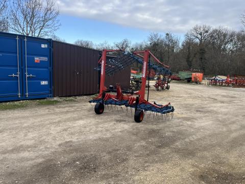 Hatzenbichler 6 m gyomfésű - hidraulikus Hatzenbichler 6 m gyomfésű - hidraulikus