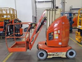 JLG TOUCAN 10E oszlopos emelő használt