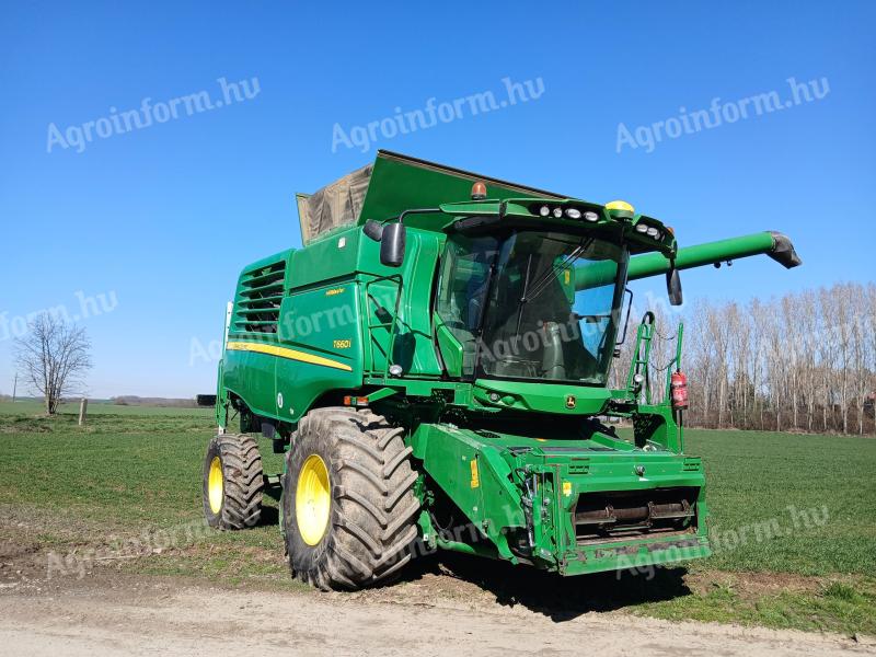 John Deere T660i kombájn