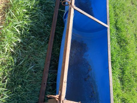 Szarvasmarha etető 16 férőhelyes Szarvasmarha etető 16 férőhelyes