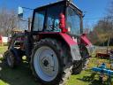 MTZ 820 traktor KHR 80 homlokrakodóval 2 éves