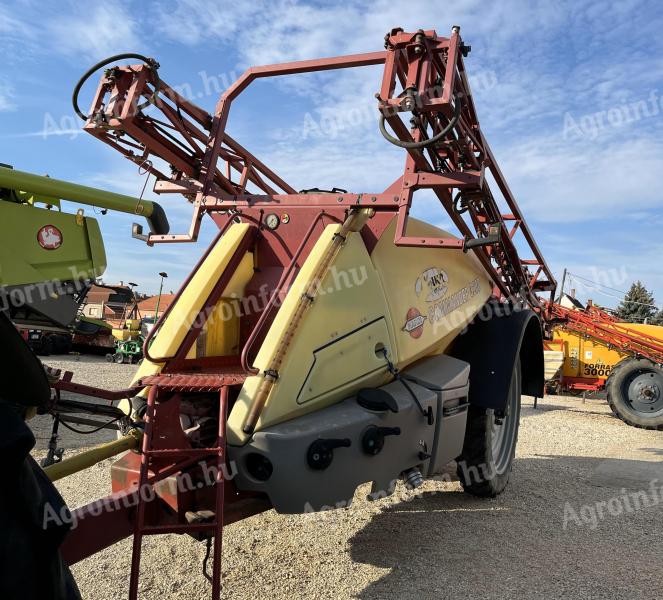 Hardi Commander 3200 szántóföldi permetezőgép