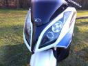 Kymco Downtown 125-ös nagyrobogó motorhibásan, bontódik Tapolcán