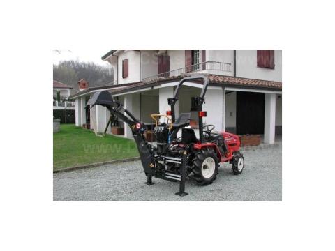 Függesztett árokásó traktorra E150 Függesztett árokásó traktorra E150