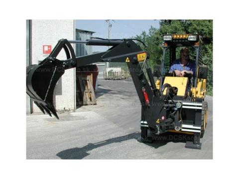 Függesztett árokásó homlokrakodóra E24 Függesztett árokásó homlokrakodóra E24