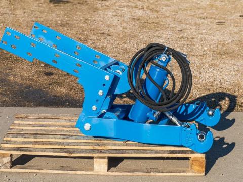 Új magyar frontfüggesztő MTZ-re, házhoz szállítással eladó Új magyar frontfüggesztő MTZ-re, házhoz szállítással eladó