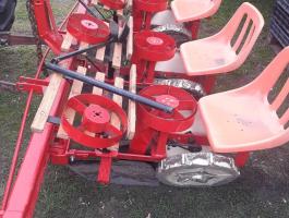 Burgonyaültető,  palántázó