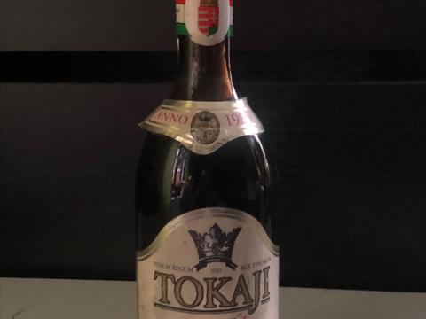 1983-as Tokaji Aszú 5 puttonyos eladó 1983-as Tokaji Aszú 5 puttonyos eladó