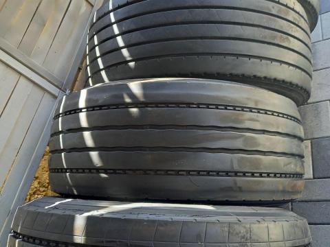 Eladó pótkocsi gumik 385/65r22.5 385/55r22.5 445/45r19.5 Eladó pótkocsi gumik 385/65r22.5 385/55r22.5 445/45r19.5