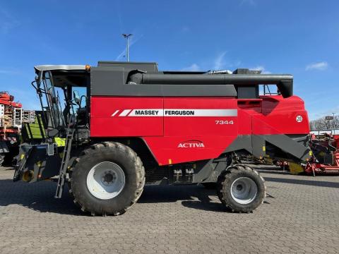 Massey Ferguson 7344 Activa készleten, bentragadt 2022-es évjáratú ÚJ kombájn Massey Ferguson 7344 Activa készleten, bentragadt 2022-es évjáratú ÚJ kombájn