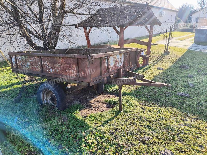 Traktor pótkocsi