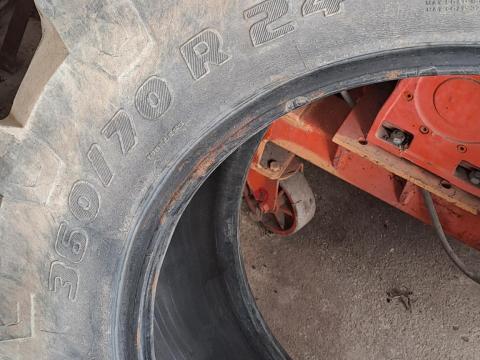 Gumiabroncs 360/70 R24 Gumiabroncs 360/70 R24