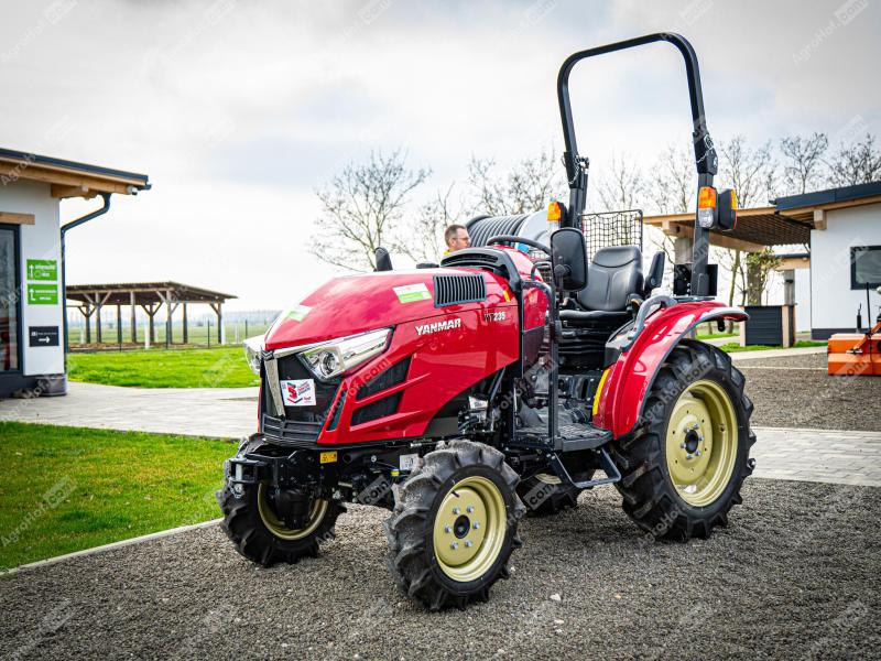 Yanmar Japán Kisraktor 35 LE, fülke nélküli, kompakt-kerti kistraktor (Kubota, Iseki, Kioti) / YT235-R (demo) Yanmar Japán Kisraktor 35 LE, fülke nélküli, kompakt-kerti kistraktor (Kubota, Iseki, Kioti) / YT235-R (demo)