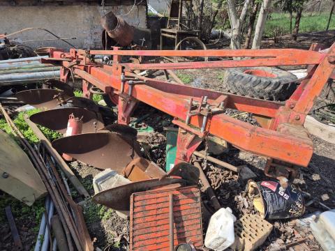 Csólyospálos függesztett ágyeke Csólyospálos függesztett ágyeke