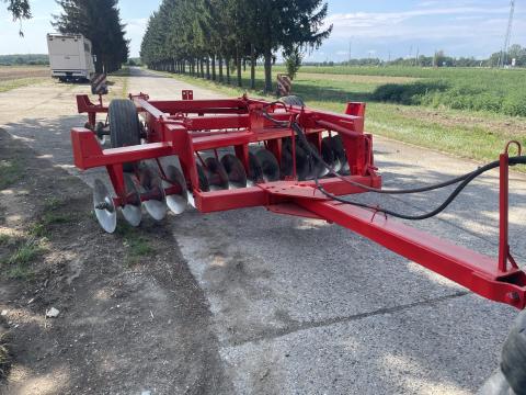 IH 4,2 méteres tárcsa eladó, azonnal munkára fogható IH 4,2 méteres tárcsa eladó, azonnal munkára fogható