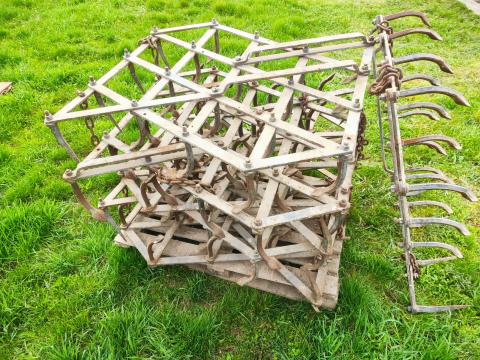 Újszerű állapotú kanalas boronák egyben eladók Újszerű állapotú kanalas boronák egyben eladók