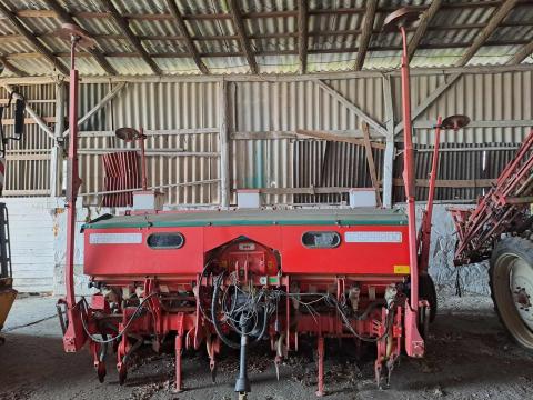 3809 Selyeb, Központi telep – GASPARDO MTE 6 ROWS szemenkénti vetőgép eladó 3809 Selyeb, Központi telep – GASPARDO MTE 6 ROWS szemenkénti vetőgép eladó