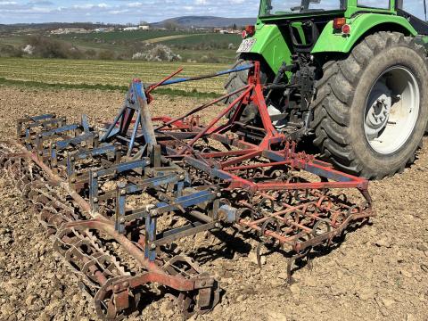 Eladó kiskapás 4 méteres kombinátor Eladó kiskapás 4 méteres kombinátor