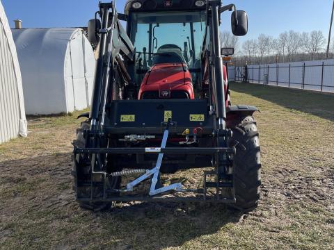 Massey Ferguson 5435 eladó – homlokrakodóval,  klímával