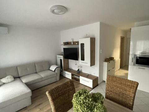 Vonyarcvashegyen földszinti lakás két terasszal eladó Vonyarcvashegyen földszinti lakás két terasszal eladó