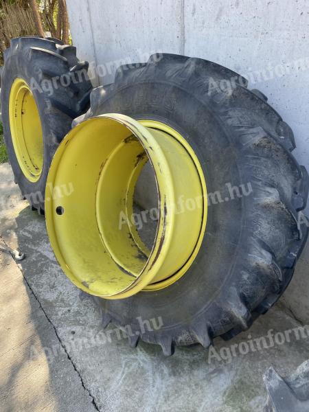380/85 R28 (14.9 R28) Taurus gumik és John Deere ikerfelnik eladók