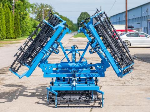 Új Magágykészítő Kombinátorok,  függesztett,  hidraulikus csukással eladó Új Magágykészítő Kombinátorok,  függesztett,  hidraulikus csukással eladó