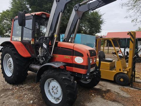 MTZ 1025.3 Blackbull JX 80 rakodóval MTZ 1025.3 Blackbull JX 80 rakodóval