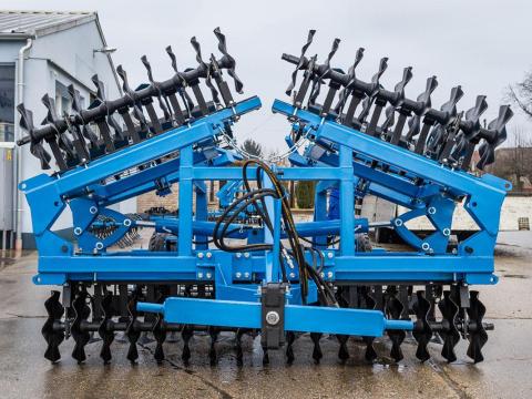 Új Magágykészítő Kombinátorok 1 soros tárcsasorral, vontatott, hidraulikus csukással eladó Új Magágykészítő Kombinátorok 1 soros tárcsasorral, vontatott, hidraulikus csukással eladó