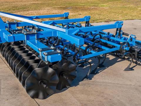 Új Magágykészítő Kombinátorok,  elöl 2 soros tárcsasorral,  3 sor kapával,  függesztett,  hidraulikus