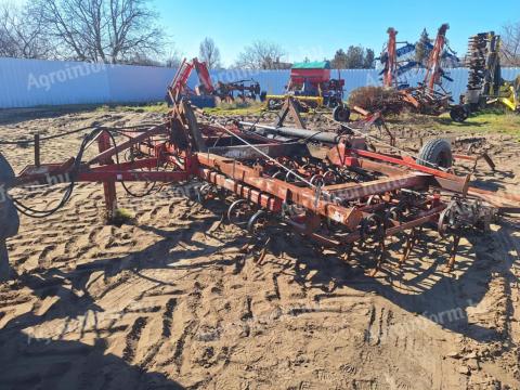 Uni 8,4 méteres vontatott kombinátor Uni 8,4 méteres vontatott kombinátor