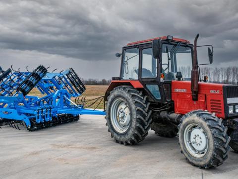 Új Magágykészítő Kombinátorok,  elöl rögtörővel,  vontatott,  hidraulikus csukással eladó