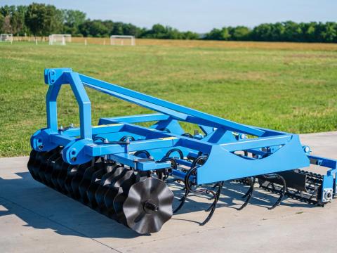 Új Magágykészítő Kombinátorok,  elöl 1 soros tárcsasorral,  4 sor kapával,  függesztett,  fix