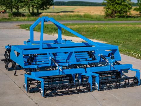 Új Magágykészítő Kombinátorok, elöl 1 soros tárcsasorral, 4 sor kapával, függesztett, fix Új Magágykészítő Kombinátorok, elöl 1 soros tárcsasorral, 4 sor kapával, függesztett, fix