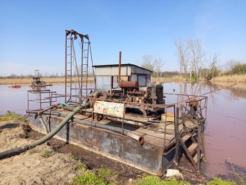 Homokszívó úszómű Homokszívó úszómű