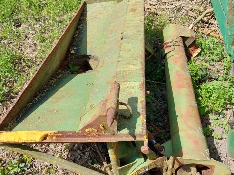 Magfeltöltő csigás pótkocsi hátfal Magfeltöltő csigás pótkocsi hátfal