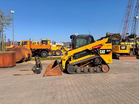 Caterpillar 287D / 2015 / 4 391 üzemóra / Lízing 20%-tól