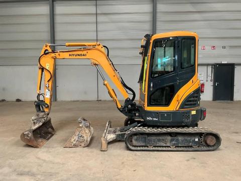 Hyundai 30 Z-9 AK / 2021 / 1 333 üzemóra / Lízing 20%-tól Hyundai 30 Z-9 AK / 2021 / 1 333 üzemóra / Lízing 20%-tól