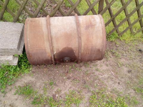 Olajos hordó Olajos hordó