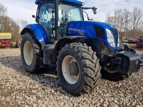 New Holland T7.210 - 0% áfa - Leszállítva - 2390 órás New Holland T7.210 - 0% áfa - Leszállítva - 2390 órás