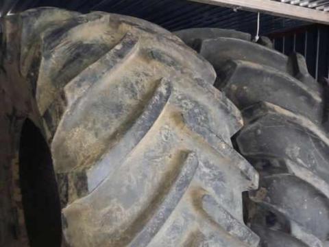800/65r32 Michelin kombájn Rába gumi párban eladó 800/65r32 Michelin kombájn Rába gumi párban eladó