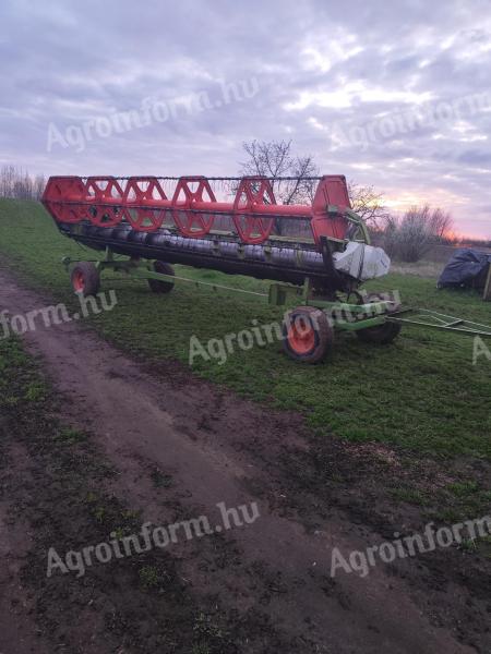 Claas C660 autocontour repcetoldattal,  szállítókocsival
