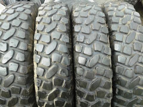 10 R22.5 Continental T9 használt teherautógumik 10r22,5 10r22.5 10x22.5 10*22.5