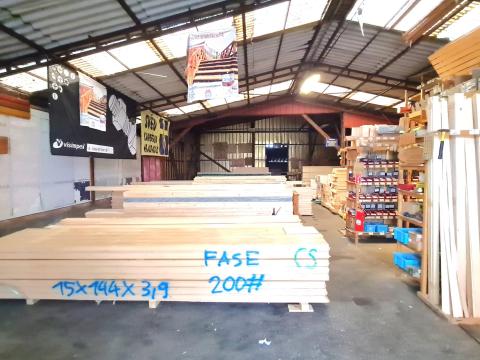 Érden lakóövezeti,  összközműves telek eladó a Budai úton,  frekventált helyen